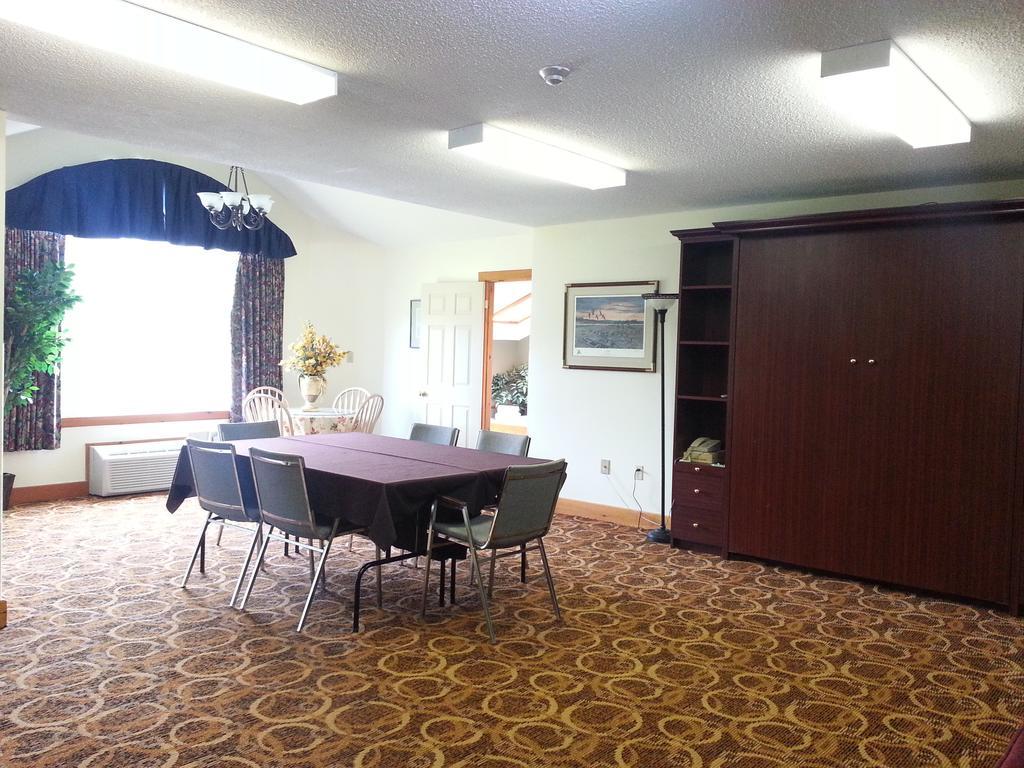 Granite Town Hotel Saint George Экстерьер фото